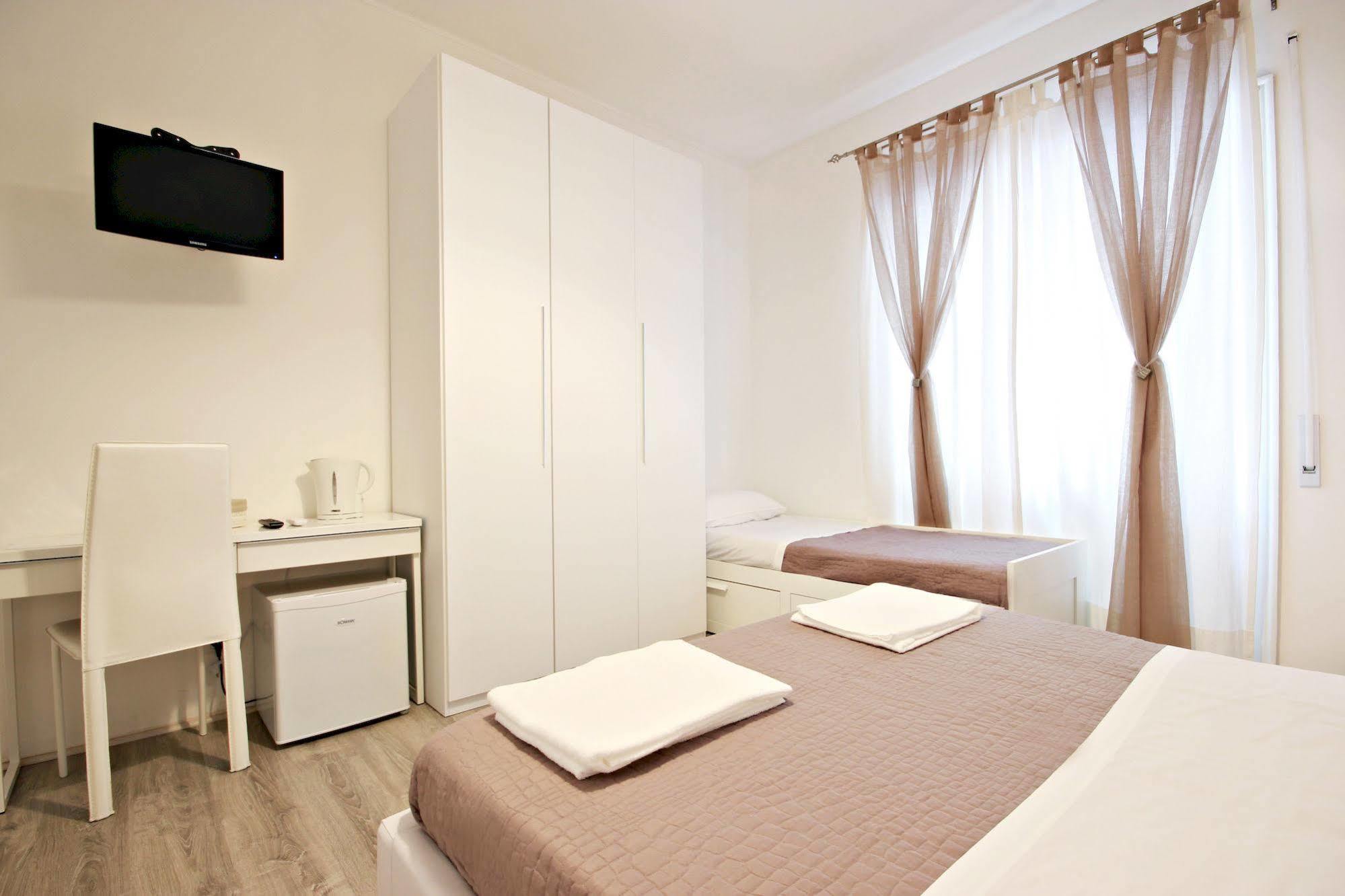 Le Piazze Di Roma Bed & Breakfast Ngoại thất bức ảnh